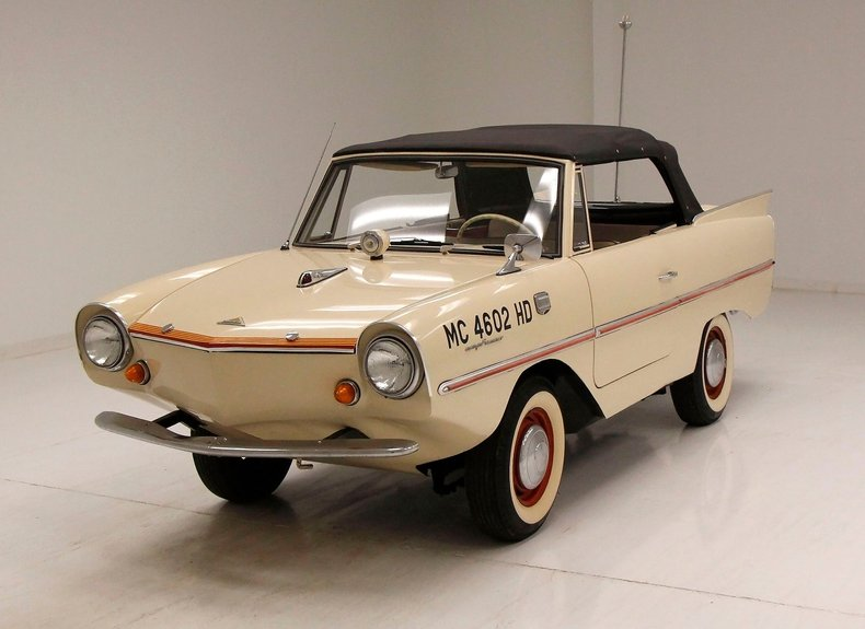 13. 1961 Amphicar Model 700